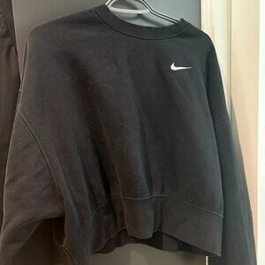 Nike Cropped Crew Neck